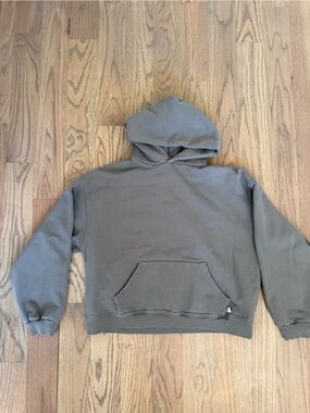 Akimbo Club Hoodie